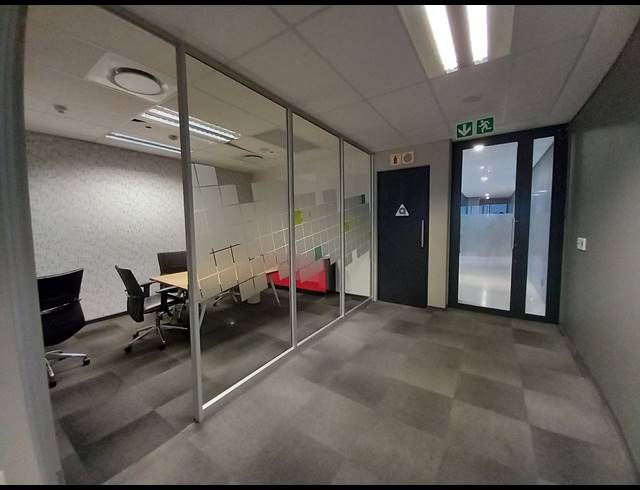 2,248M² OFFICE TO LET IN BRYANSTON